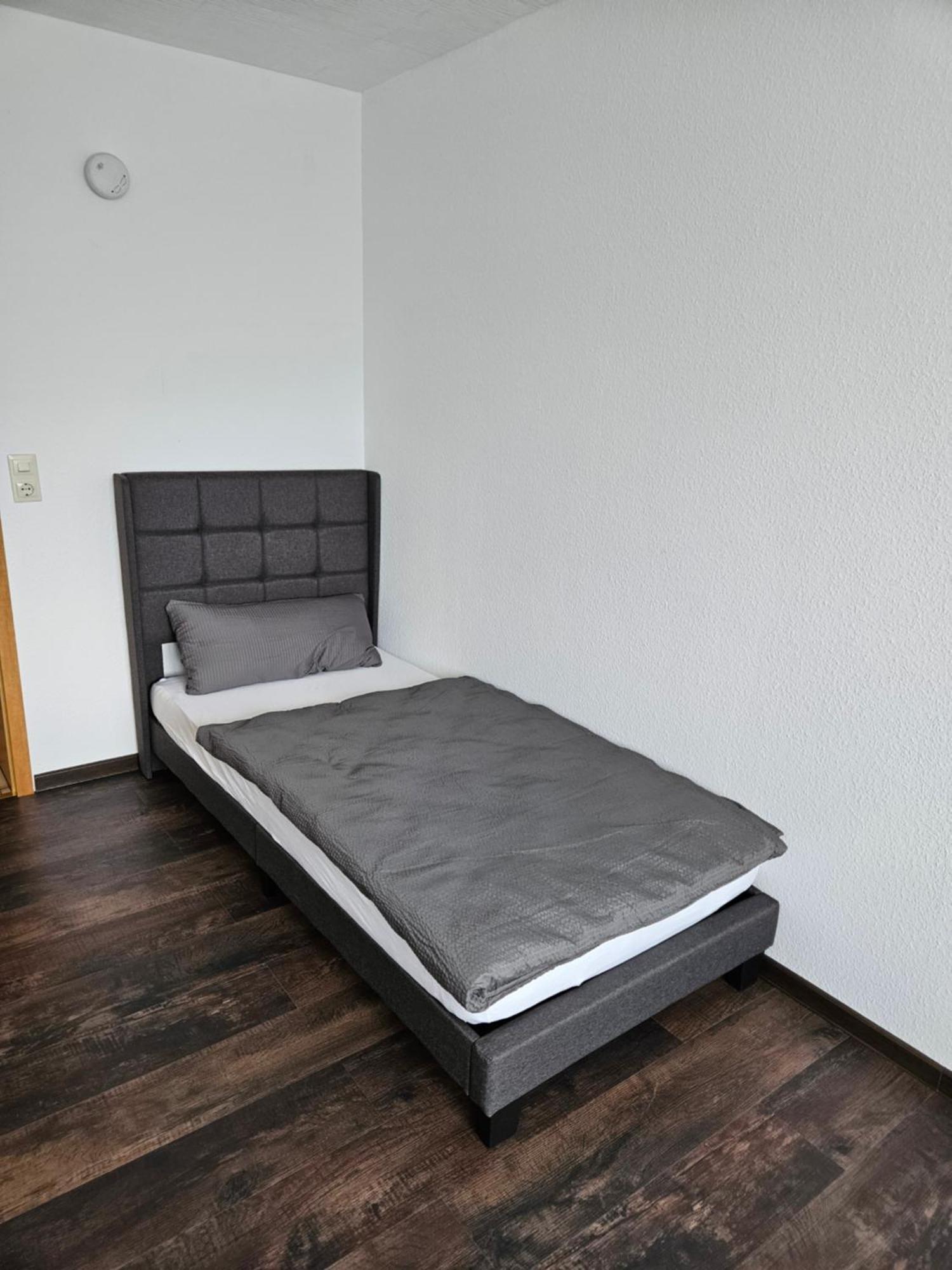 Grosse Ferienwohnung In Ruhiger Lage Mit Toller Aussicht In Triberg Триберг Экстерьер фото